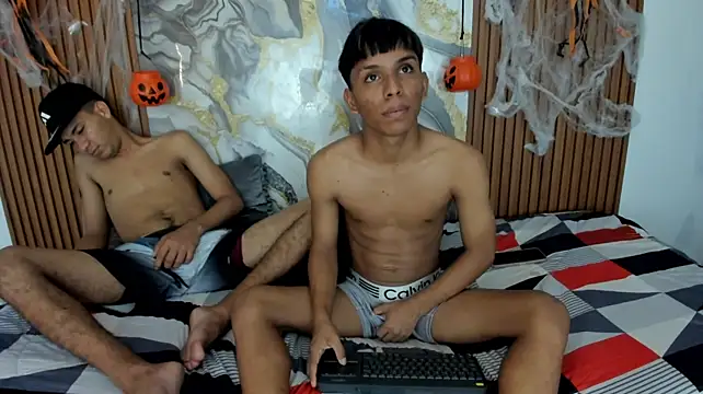 tyler_twink_boy webcam show