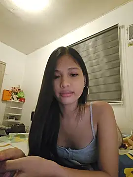 Asianbabygirlbelle 网络视讯表演