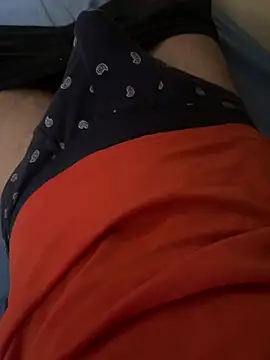 Show de cazzoduro32 na webcam