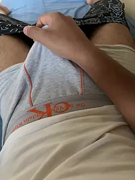 cazzoduro32 Show Webcam