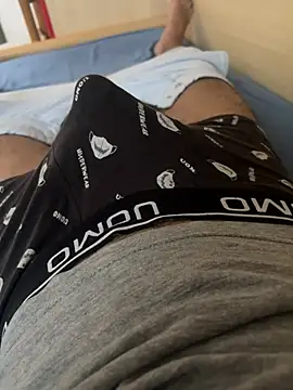 cazzoduro32 Show in webcam