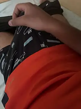 cazzoduro32 网络视讯表演