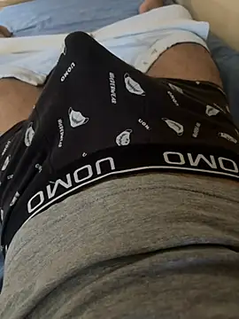 cazzoduro32 Show in webcam