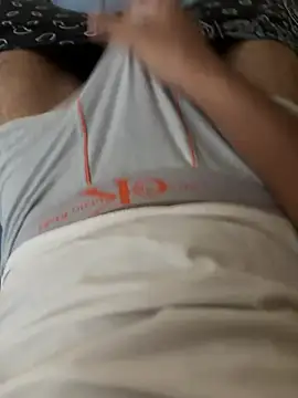 cazzoduro32 Show in webcam