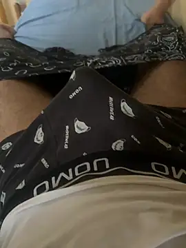 cazzoduro32 Show in webcam