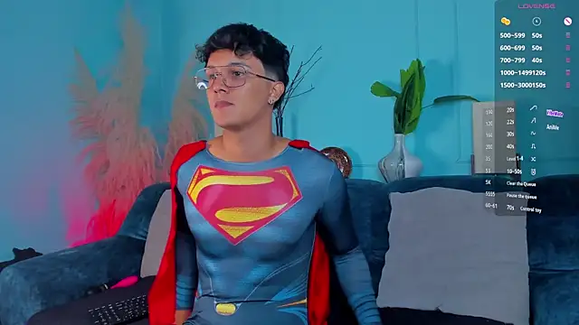 Leo_Savage_: διαδικτυακό σόου στην κάμερα