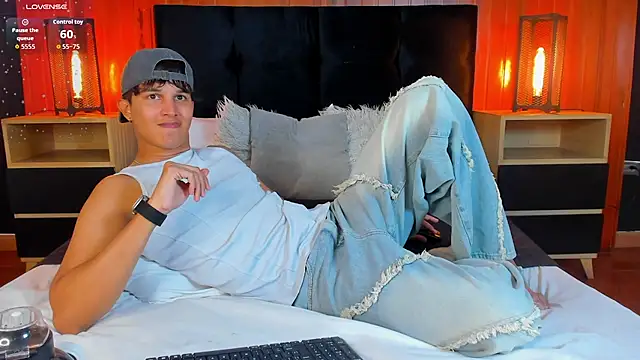 Leo_Savage_ Pertunjukan Webcam