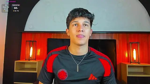 Leo_Savage_ Pertunjukan Webcam
