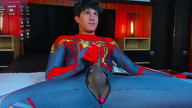 Leo_Savage_ Show in webcam