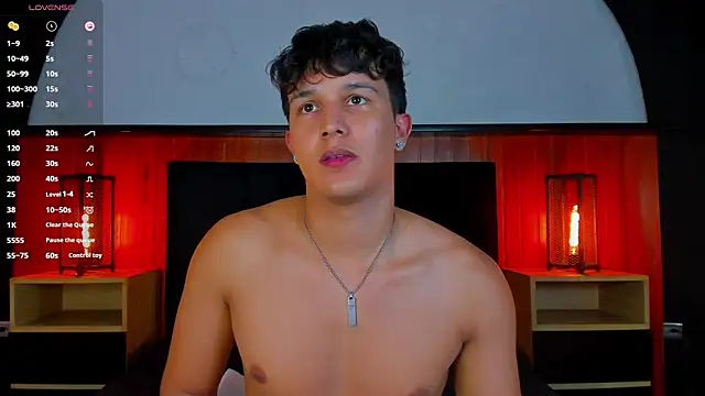 Leo_Savage_ Show Webcam