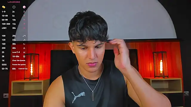 Show de Leo_Savage_ na webcam