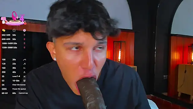 Leo_Savage_ Pertunjukan Webcam