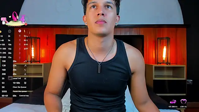 Pertunjukan Kamera Web Leo_Savage_