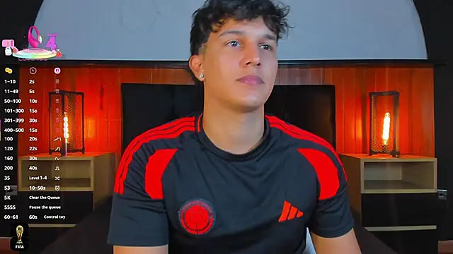 Leo_Savage_n Webbikameraesitys