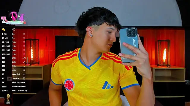 Leo_Savage_n Webbikameraesitys