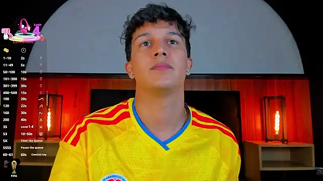 Show modela Leo_Savage_ na web-kameri