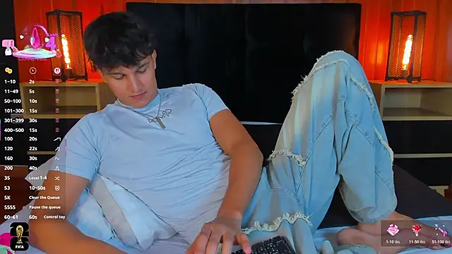 Leo_Savage_n Webbikameraesitys