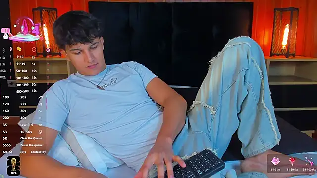 Leo_Savage_ Show Webcam