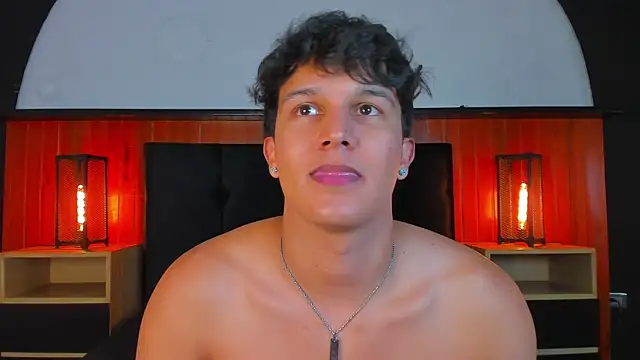 Leo_Savage_ Pertunjukan Webcam