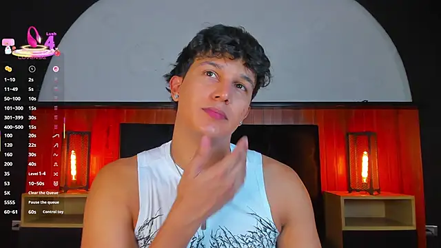 Leo_Savage_n Webbikameraesitys
