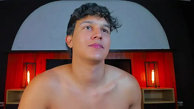 הופעת וובקאם של Leo_Savage_