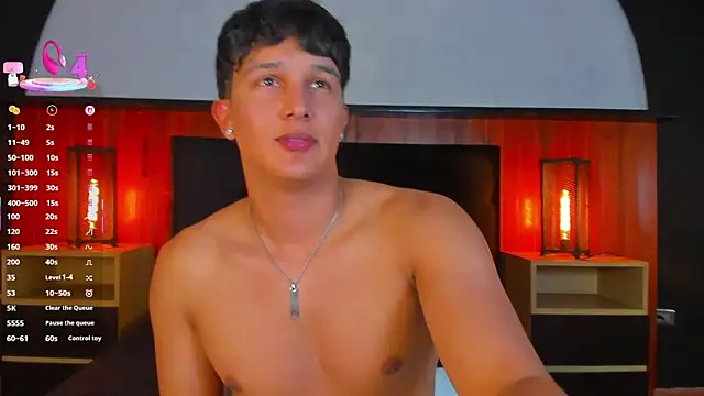 Leo_Savage_ Show Webcam