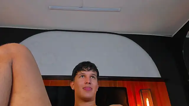 Leo_Savage_ 网络视讯表演