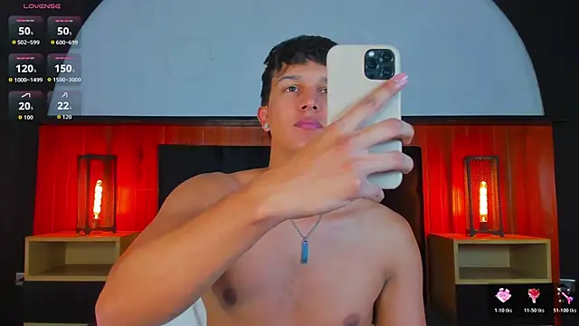 Leo_Savage_ 网络视讯表演