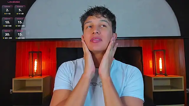 Leo_Savage_ Show Webcam