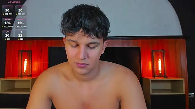 Leo_Savage_ Pertunjukan Webcam
