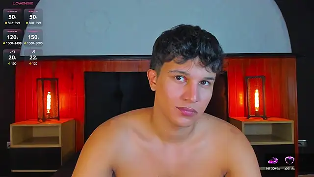 Leo_Savage_ Show Webcam