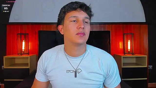 Show de Leo_Savage_ na webcam