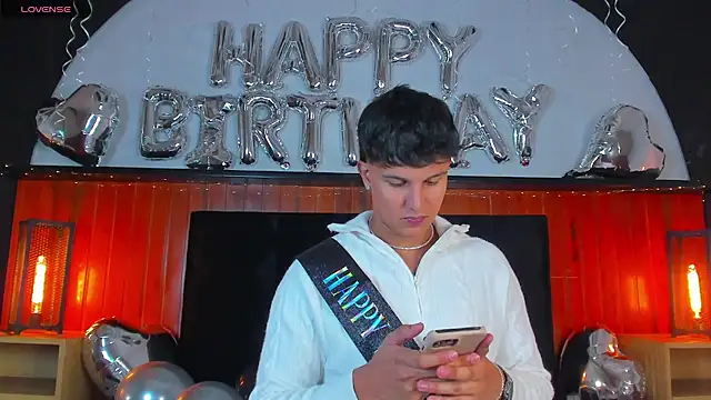 Leo_Savage_ Show Webcam