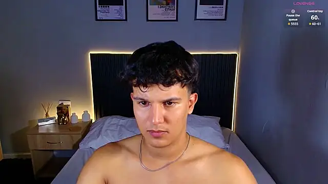 Show Webcam de Leo_Savage_