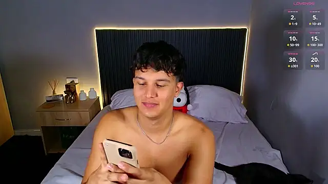 Show modela Leo_Savage_ na web-kameri