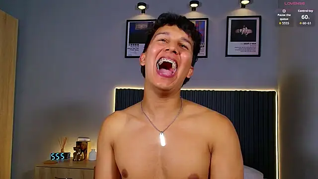 Webkamerová show Leo_Savage_