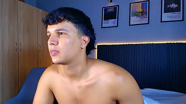 Pokazy przed kamerką – Leo_Savage_