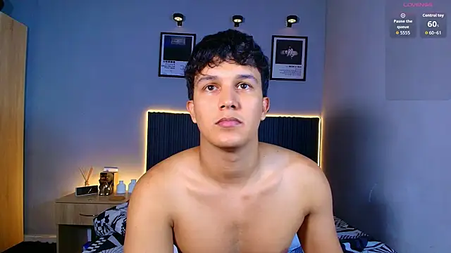Leo_Savage_ Show Webcam