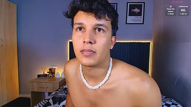 Leo_Savage_ Pertunjukan Webcam