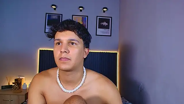 Leo_Savage_ Show Webcam
