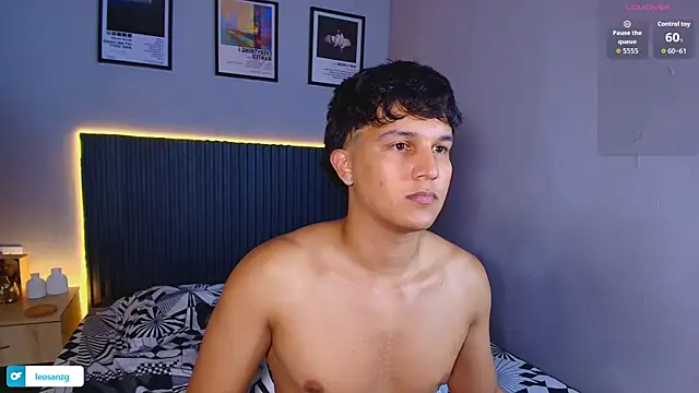 Leo_Savage_ 网络视讯表演
