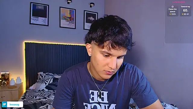 Leo_Savage_ Pertunjukan Webcam