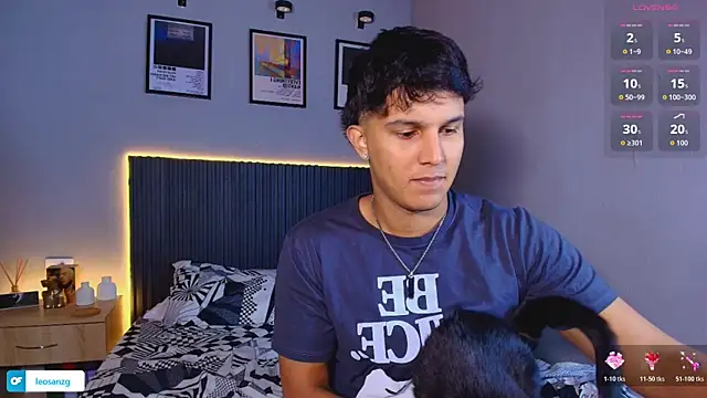 Leo_Savage_ Show Webcam