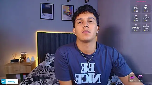 Leo_Savage_n Webbikameraesitys