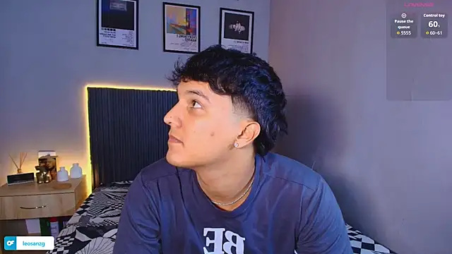 Leo_Savage_n Webbikameraesitys