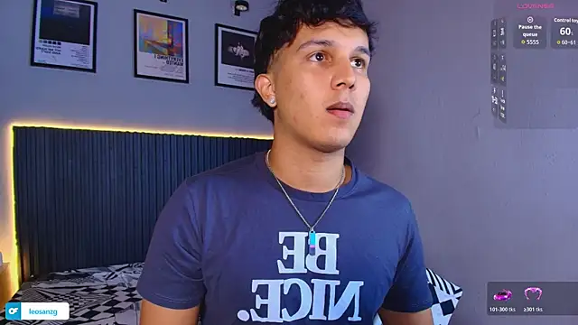 Leo_Savage_ Pertunjukan Webcam