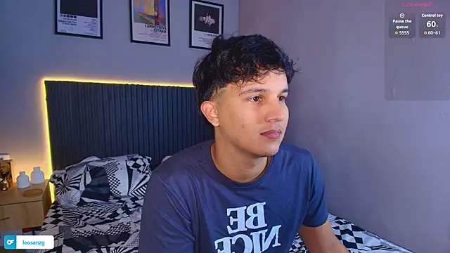 Leo_Savage_n Webbikameraesitys