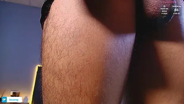 Leo_Savage_n Webbikameraesitys