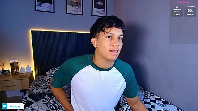 Show modela Leo_Savage_ na web-kameri