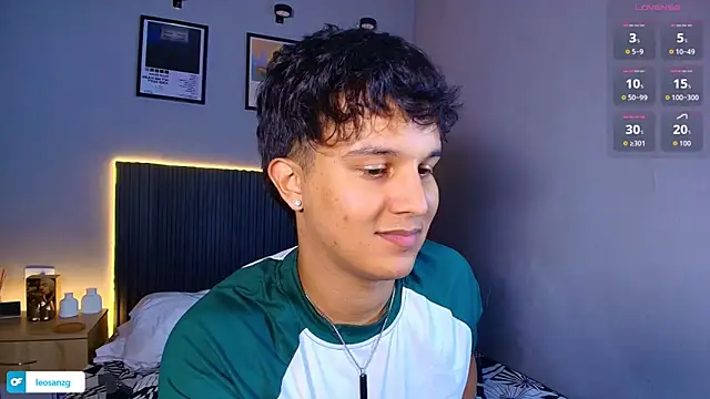 Show modela Leo_Savage_ na web-kameri